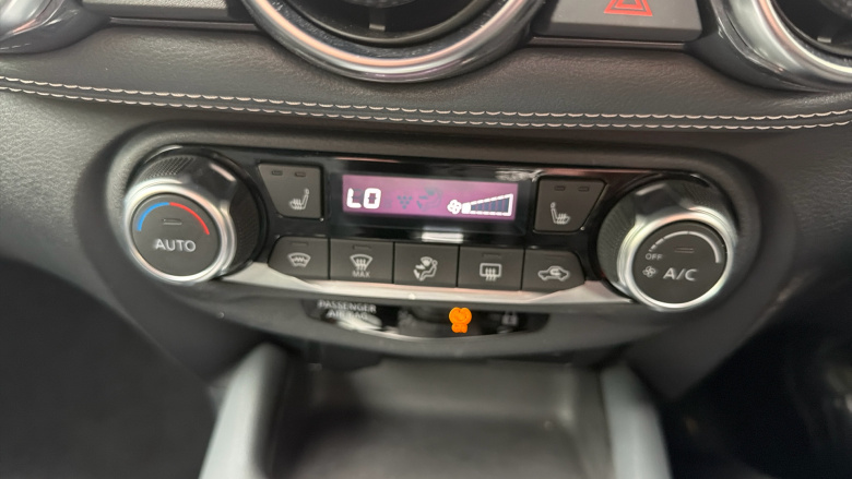 Nissan Juke 1.0 DiG-T Tekna 5dr DCT Petrol Hatchback
